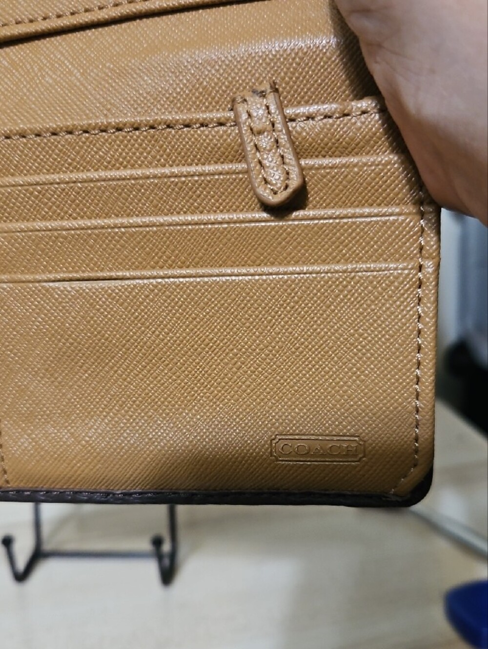 Coach EUC Signature Canvas Turnlock Wallet in Khaki and Dark Brown - Picture 8 of 9